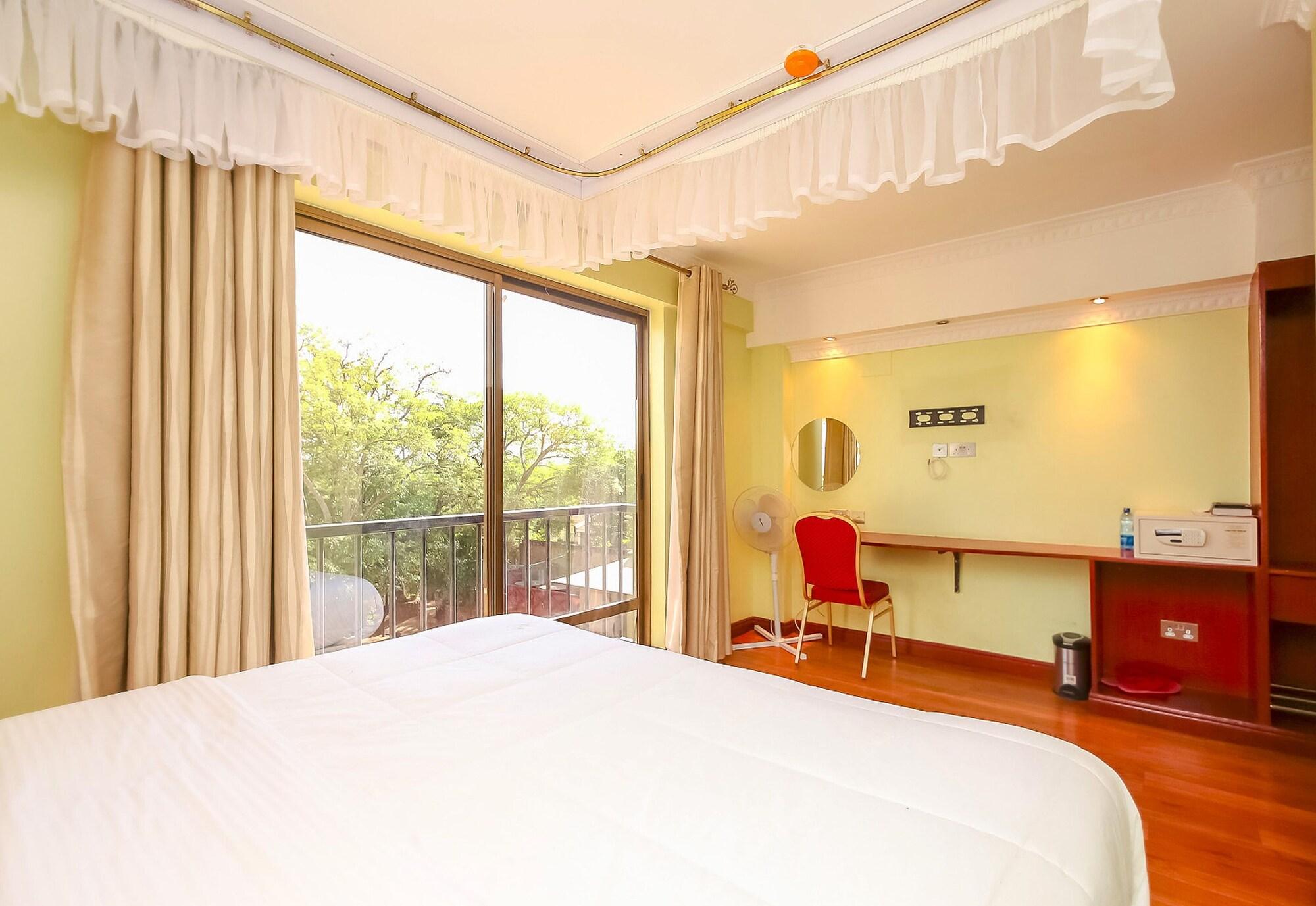 Nairobi Upperhill Hotel Екстер'єр фото