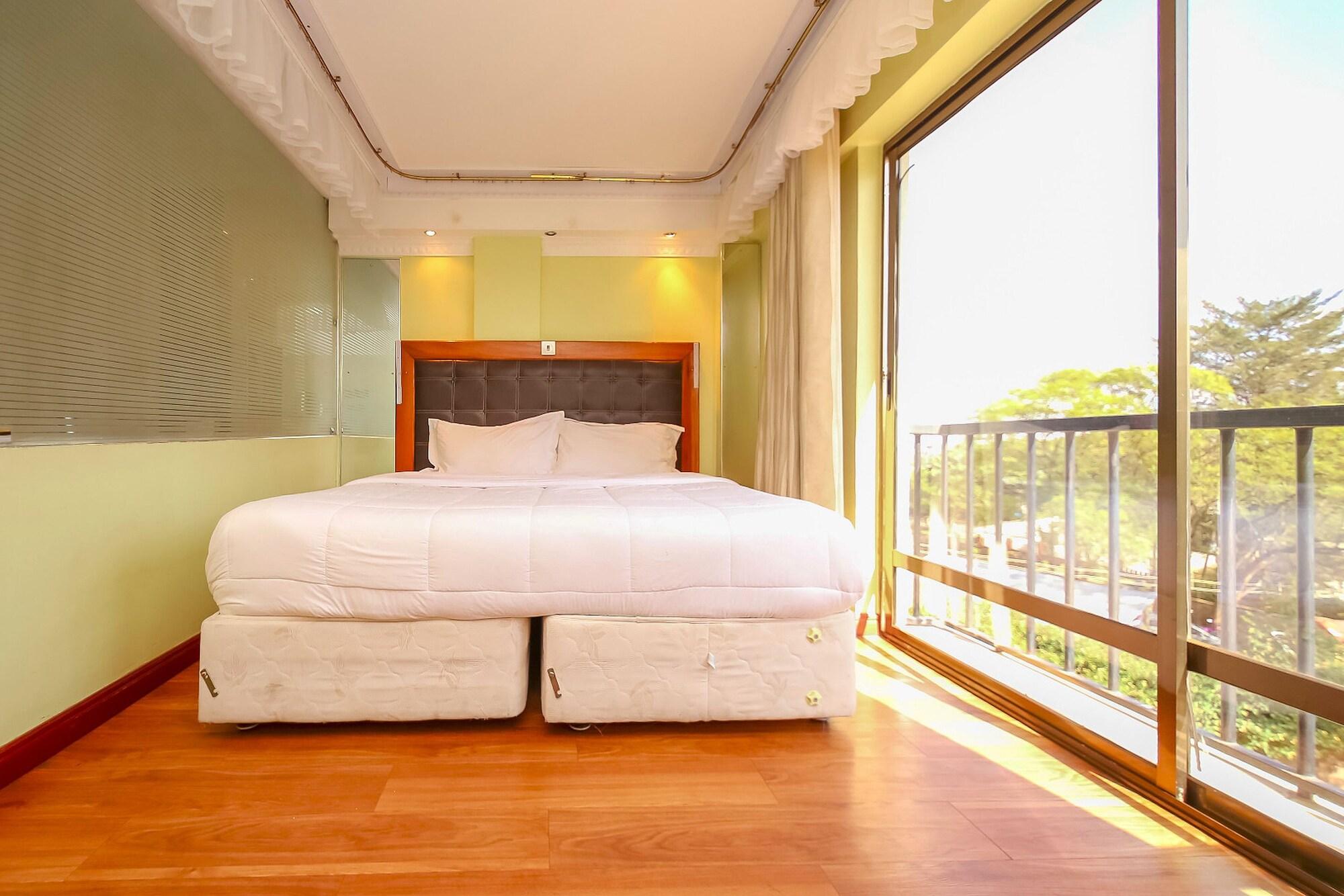 Nairobi Upperhill Hotel Екстер'єр фото