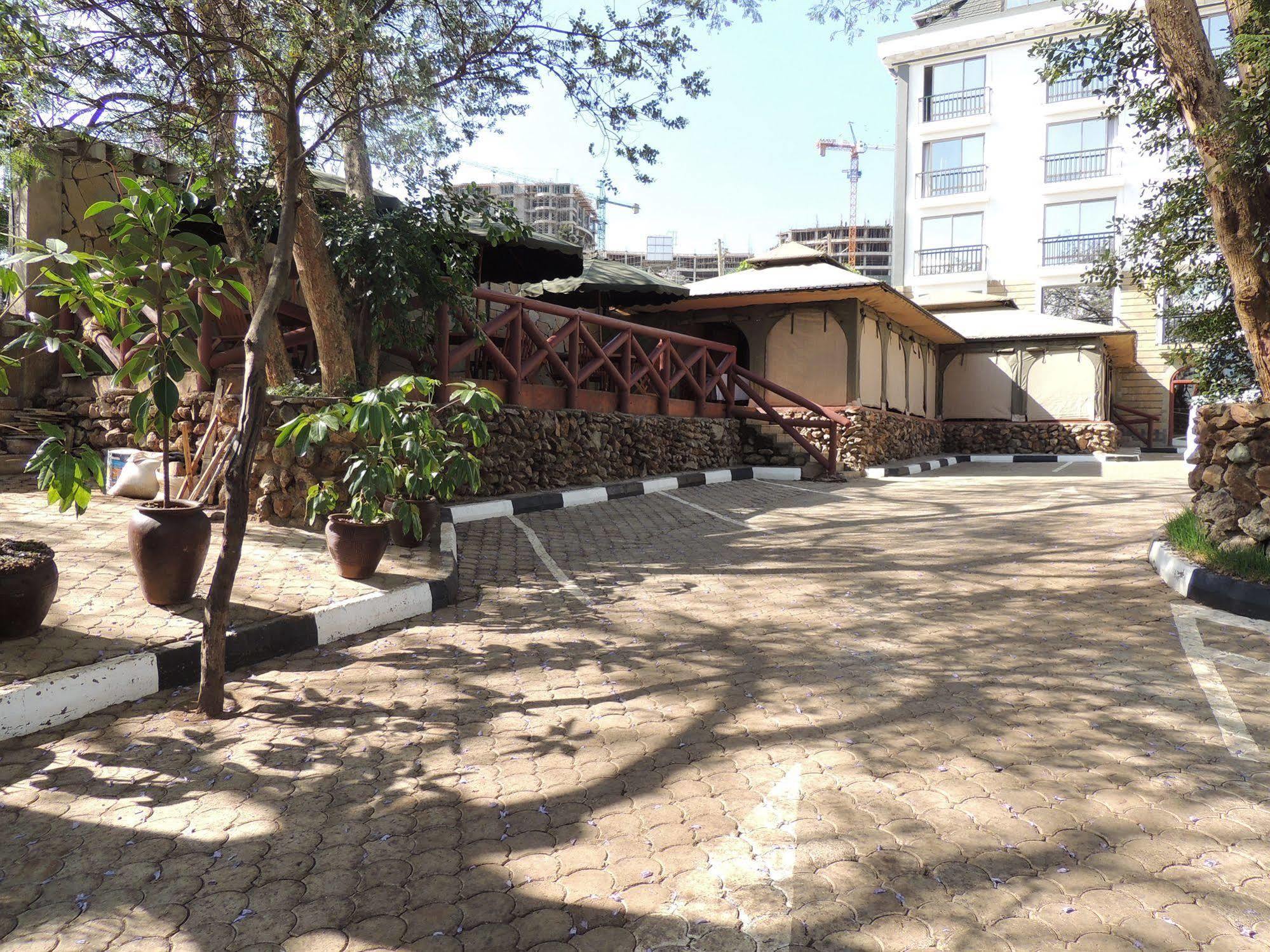 Nairobi Upperhill Hotel Екстер'єр фото