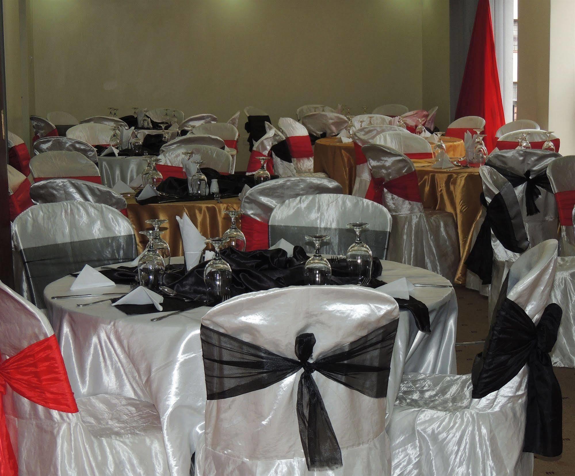 Nairobi Upperhill Hotel Екстер'єр фото