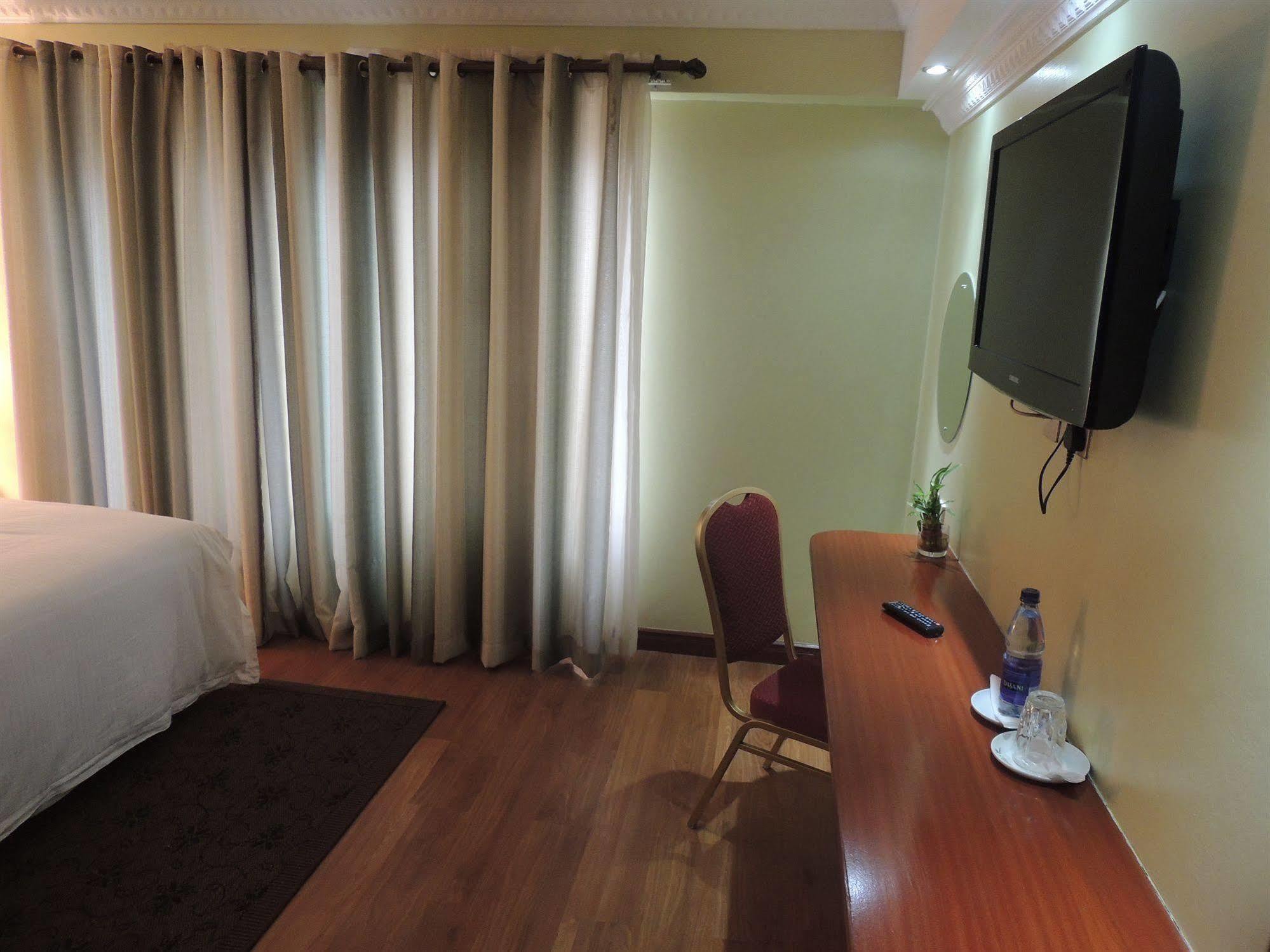 Nairobi Upperhill Hotel Екстер'єр фото