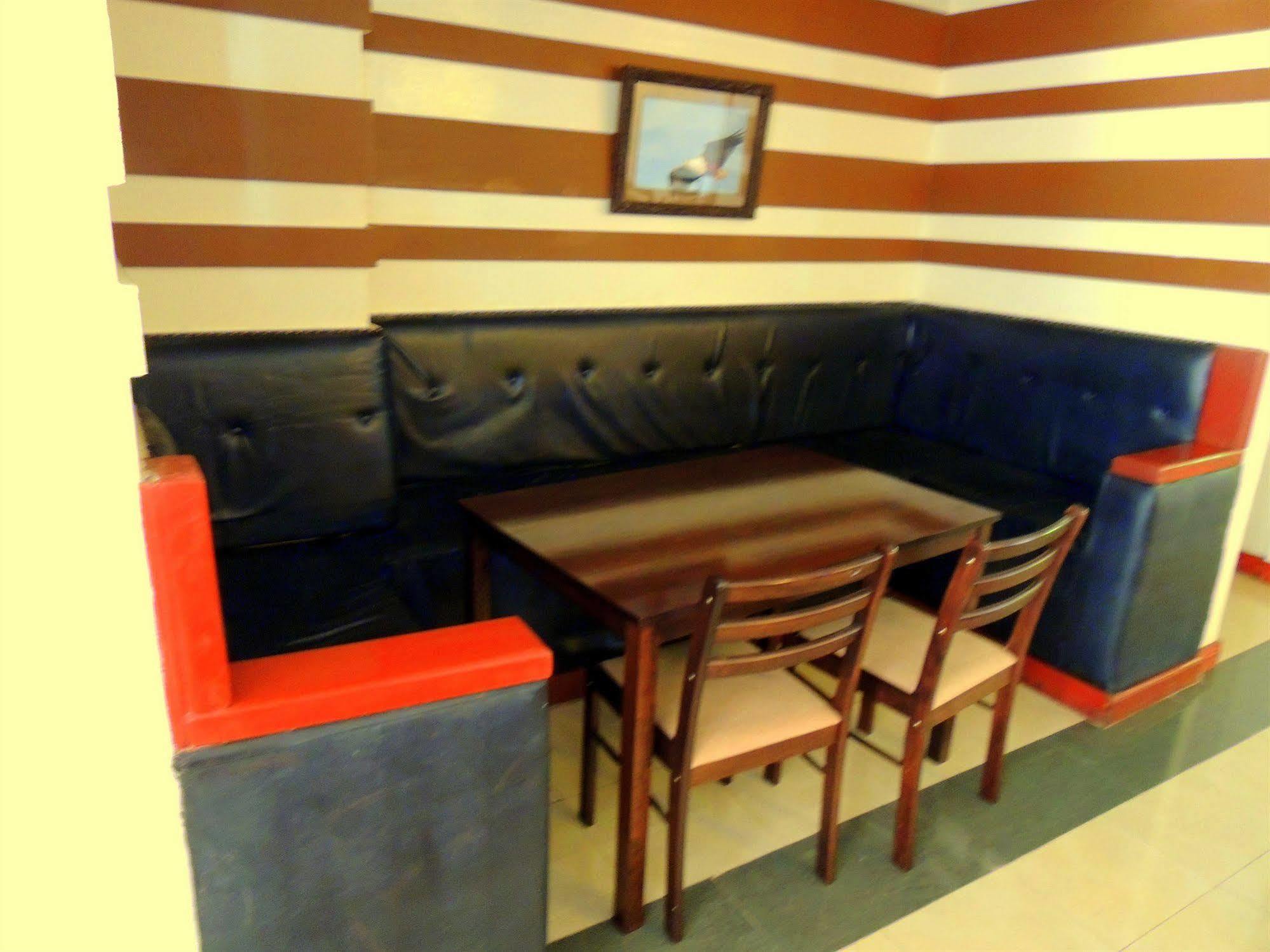 Nairobi Upperhill Hotel Екстер'єр фото